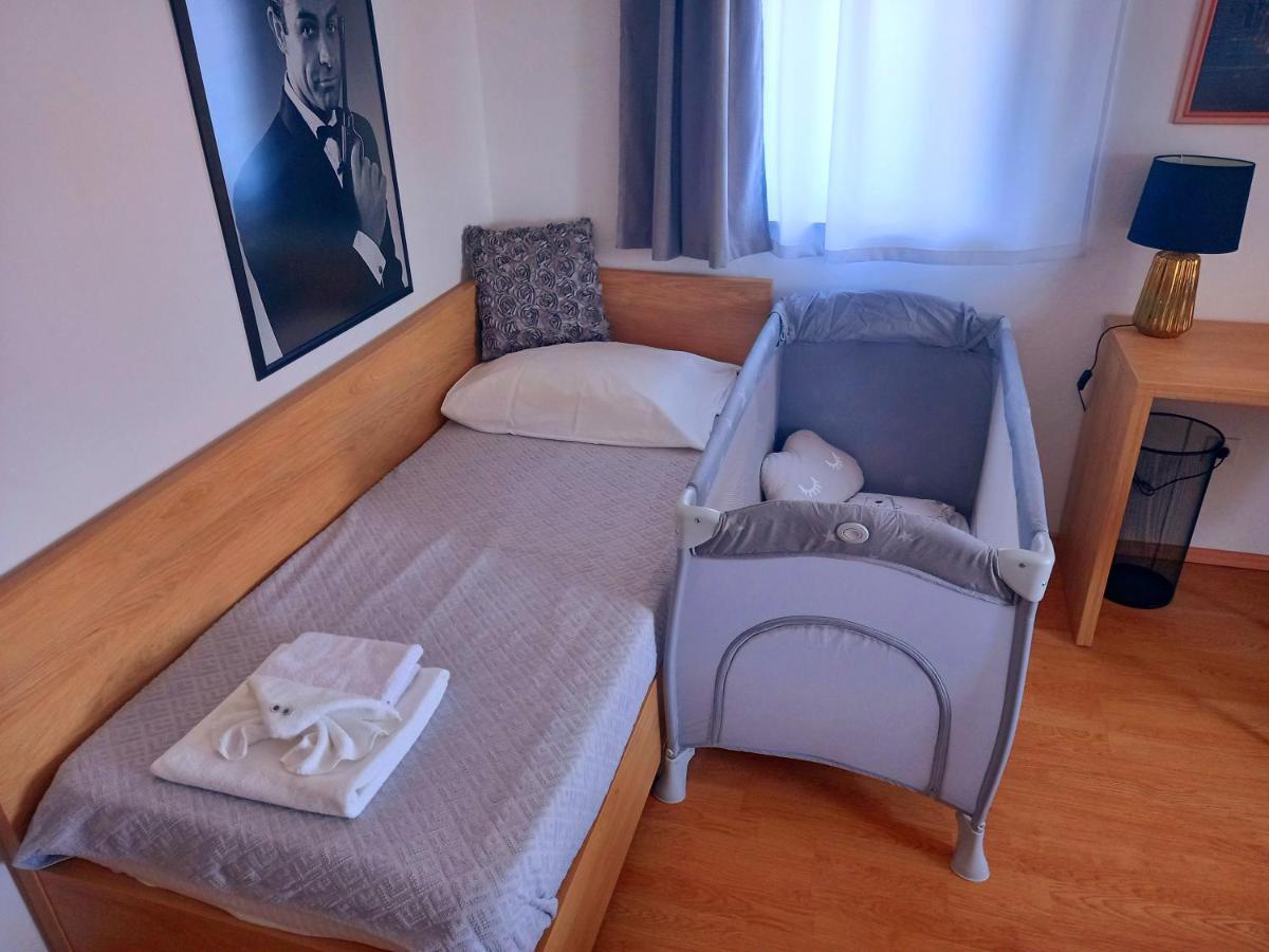 Studio Apartmani “Jarnecic” Krk Town Bagian luar foto